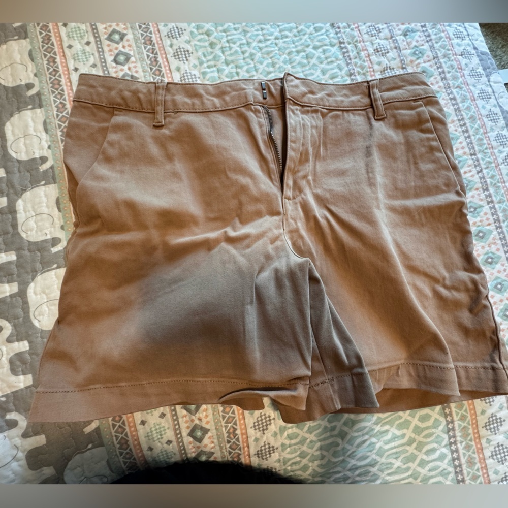 Banana Republic Women's Tan Chino Shorts - Picture 4 of 4